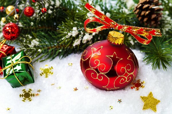 Decoración del árbol de Navidad para la comodidad y el ambiente festivo de año Nuevo y Navidad una variedad de juguetes desde conos hasta estrellas, decorar el árbol de Navidad