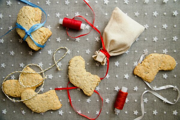 Biscuits au gingembre pour la nouvelle année avec leurs propres mains