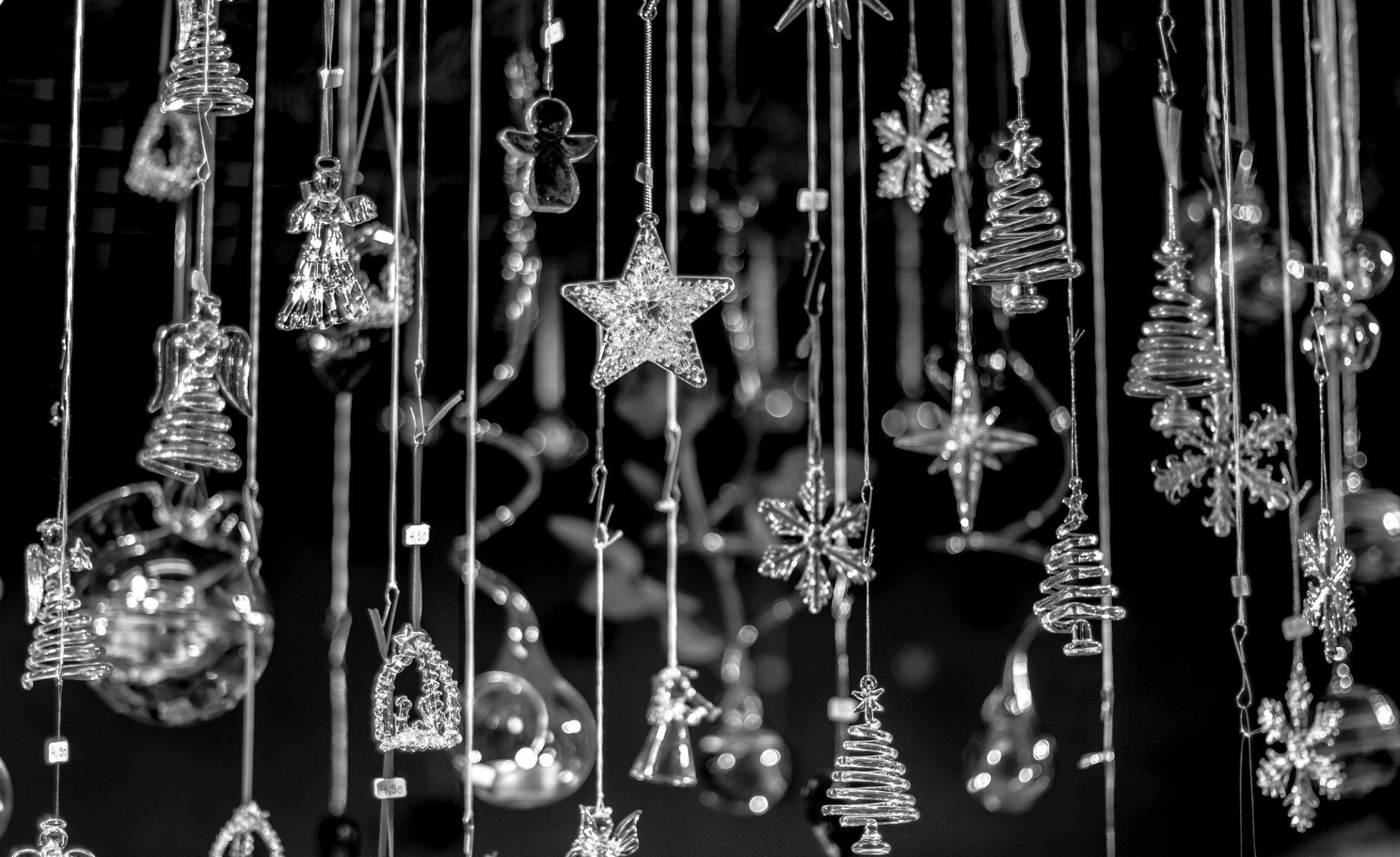 pendentifs verre flocons de neige anges étoiles arbres de noël noël nouvel an fond sombre