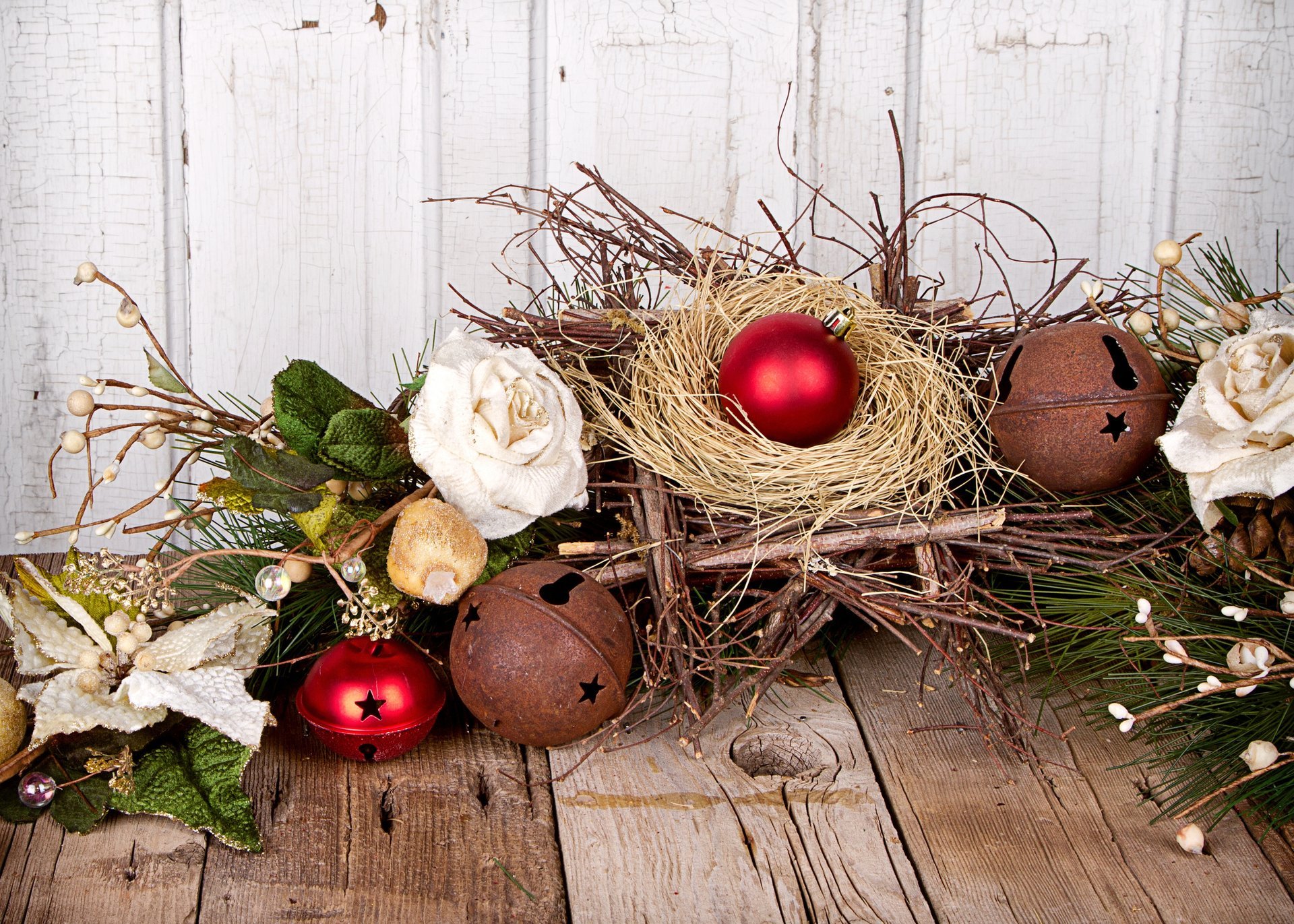 arbre de noël boules branche pin décoration jouets table nid roses planches nouvel an noël