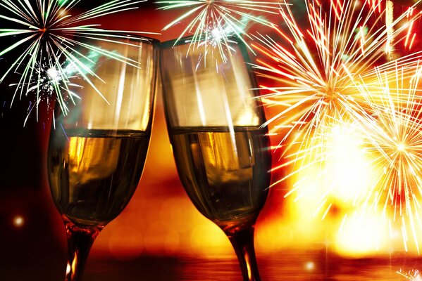 Champagne, cierges, la fête du nouvel an la plus attendue