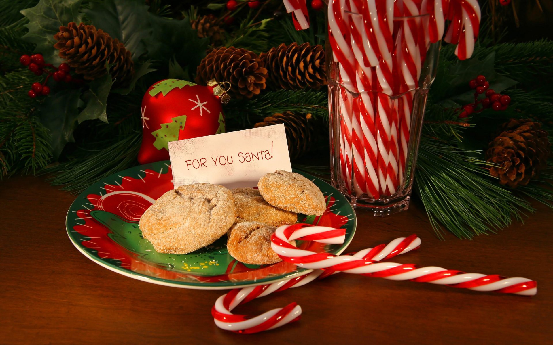 nouvel an vacances bonne année joyeux noël nourriture douce biscuits nouvel an jouets cônes arbre de noël branche assiette père noël pour vous père noël