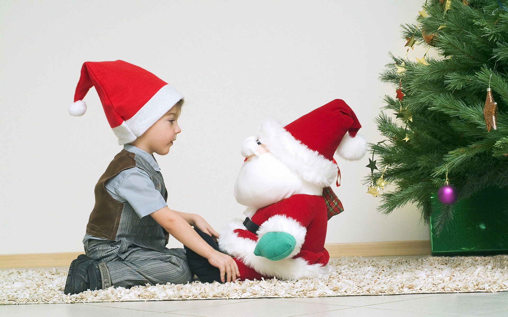 nouvel an vacances vacances enfant garçon père noël arbre de noël jouet