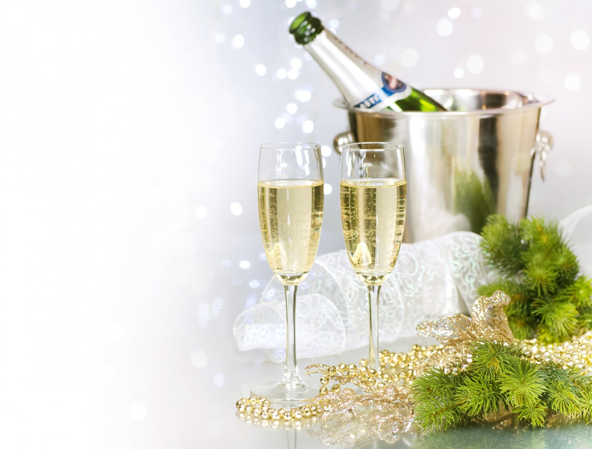 felice anno nuovo champagne fresco occhiali vacanze buon natale bicchieri di vino nastro decorazioni luci natale