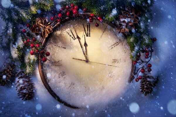 L horloge ronde aura bientôt 12 heures