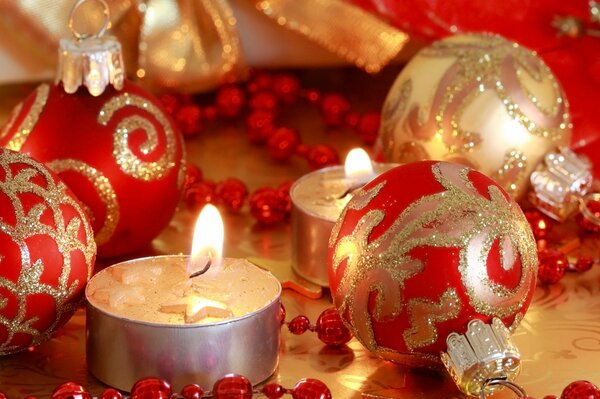 Decorazioni natalizie. Candele. Vacanze di Capodanno