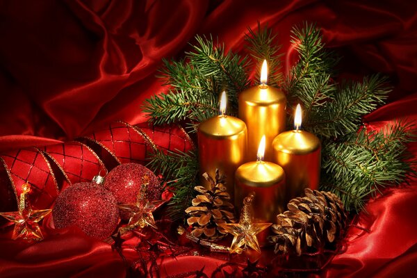 Candele d oro. Decorazioni natalizie