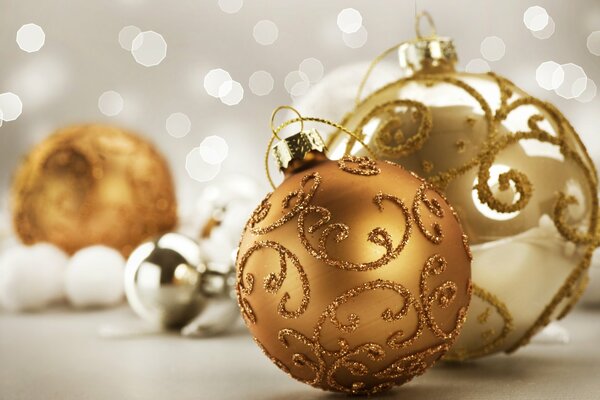 Golden Christmas balls on the Christmas tree