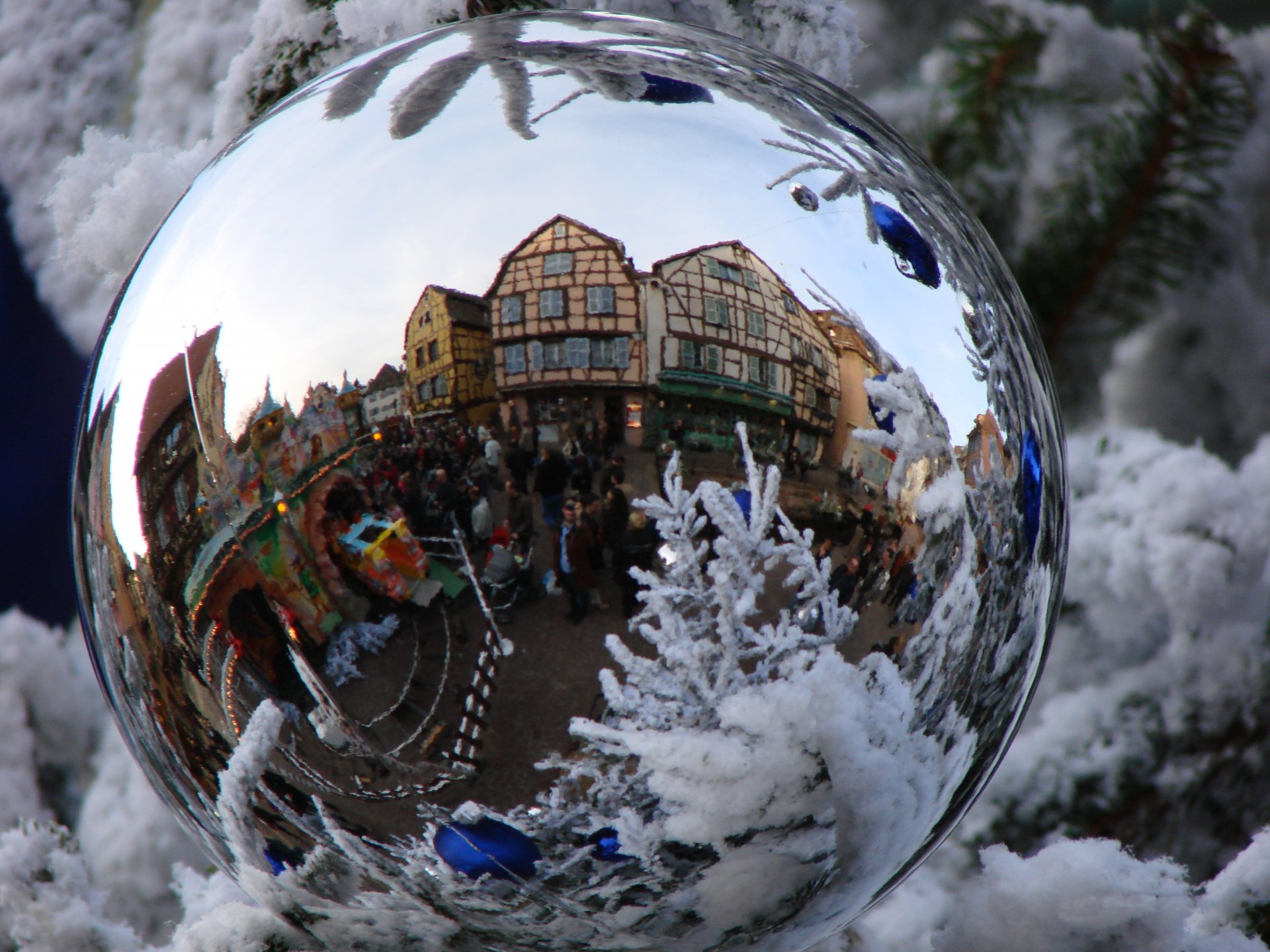 ball reflection snow