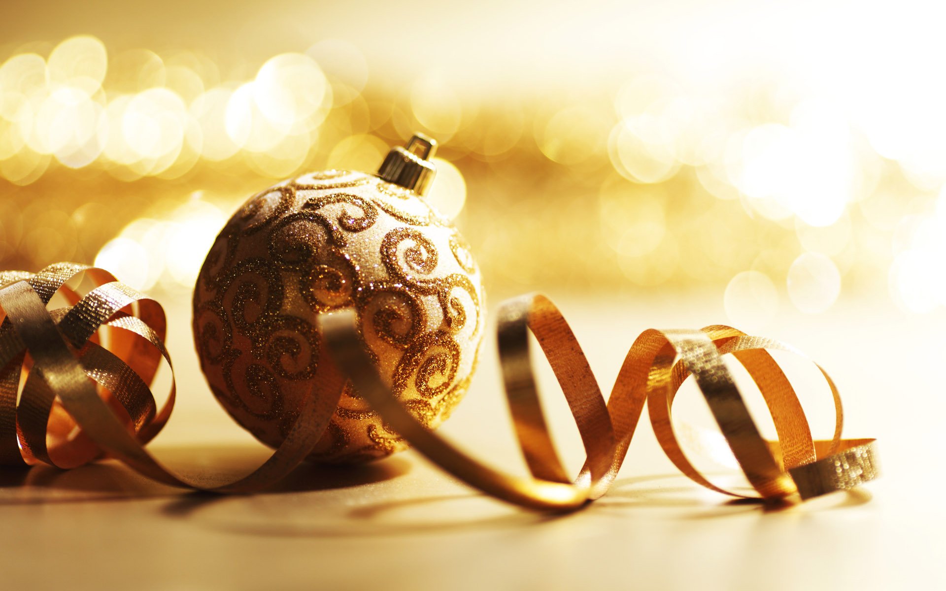 new year holiday mood christmas decorations balls glass gold photo images wallpaper