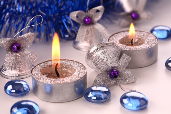 Velas brillantes de Navidad