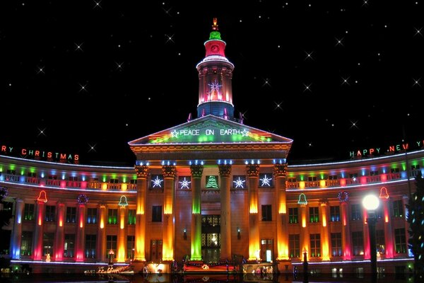 Edificio de la ciudad para el año nuevo