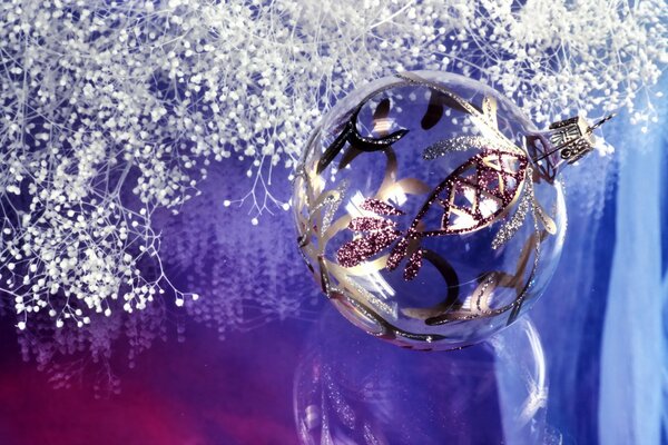 Économiseur d écran du nouvel an. Boule de verre ornée de paillettes