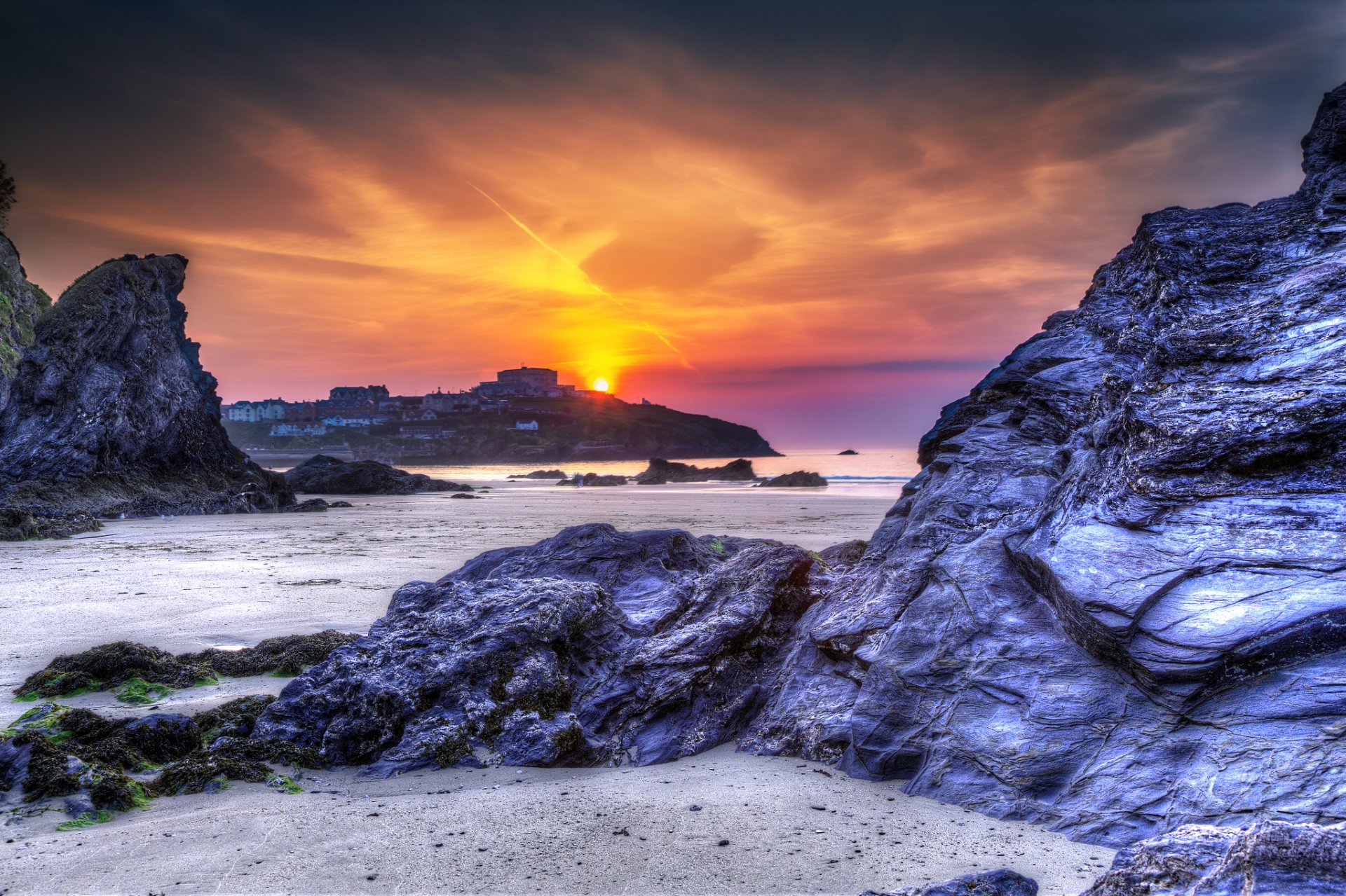 newquay angleterre gb plage rochers nature coucher de soleil mer