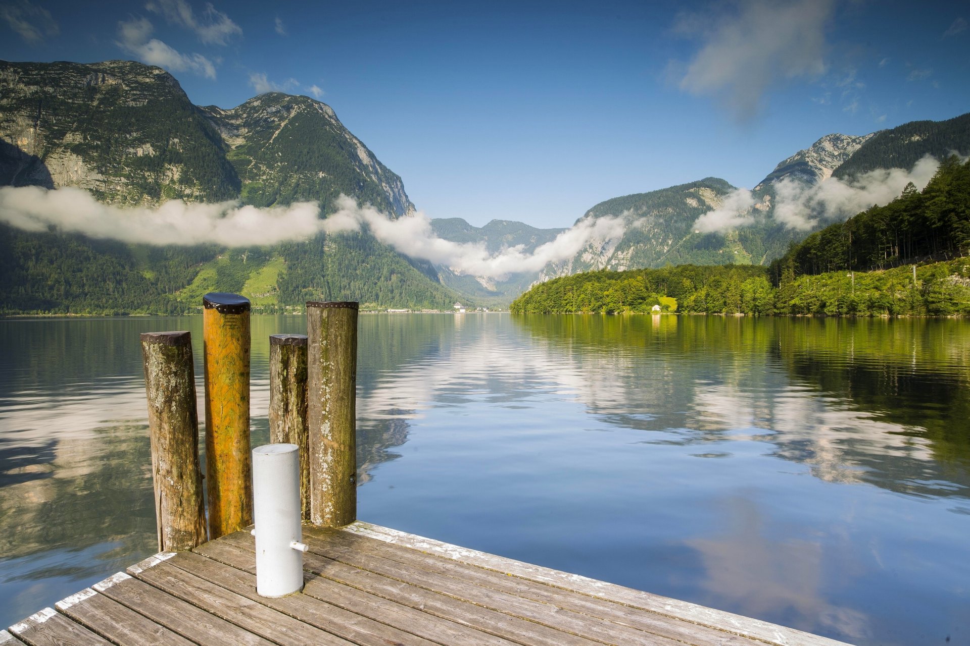 lago di hallstatt winkl alpi austria lago di hallstatt lago montagne molo acqua nuvole