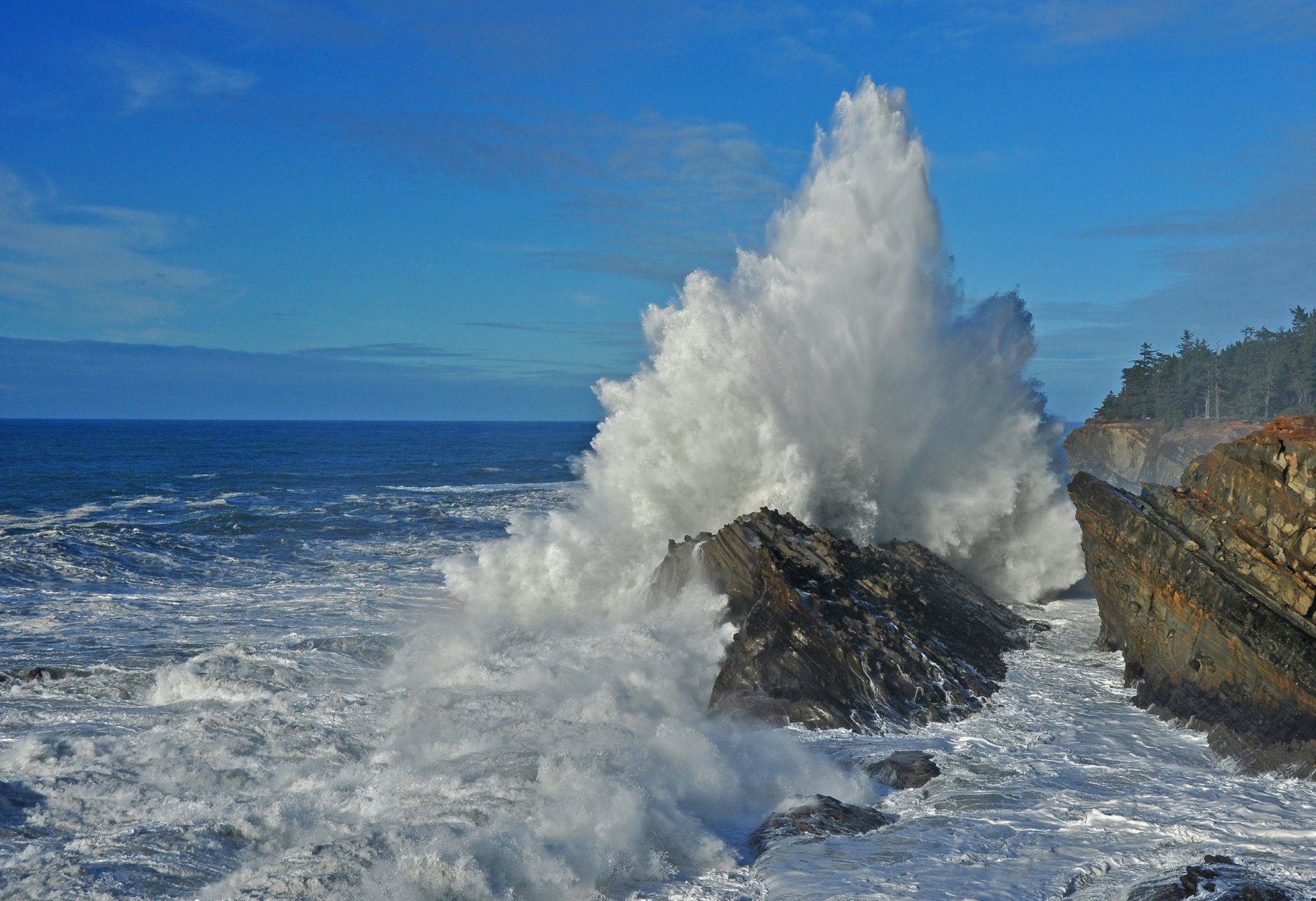 ky clouds sea storm rock spray