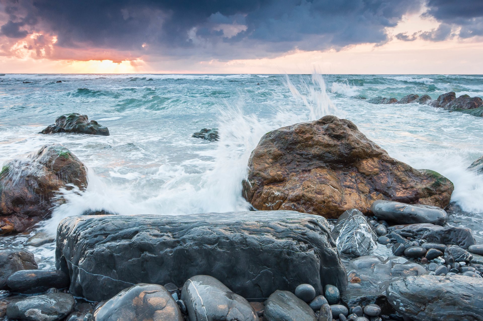 himmel wolken wind sturm sonnenuntergang meer ufer steine natur spritzer