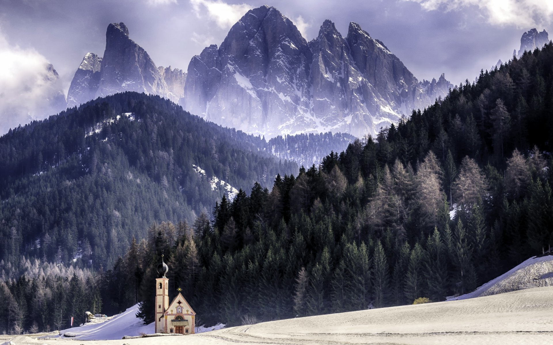 val di funes parco naturale puez-odle santa maddalena dolomiti italia