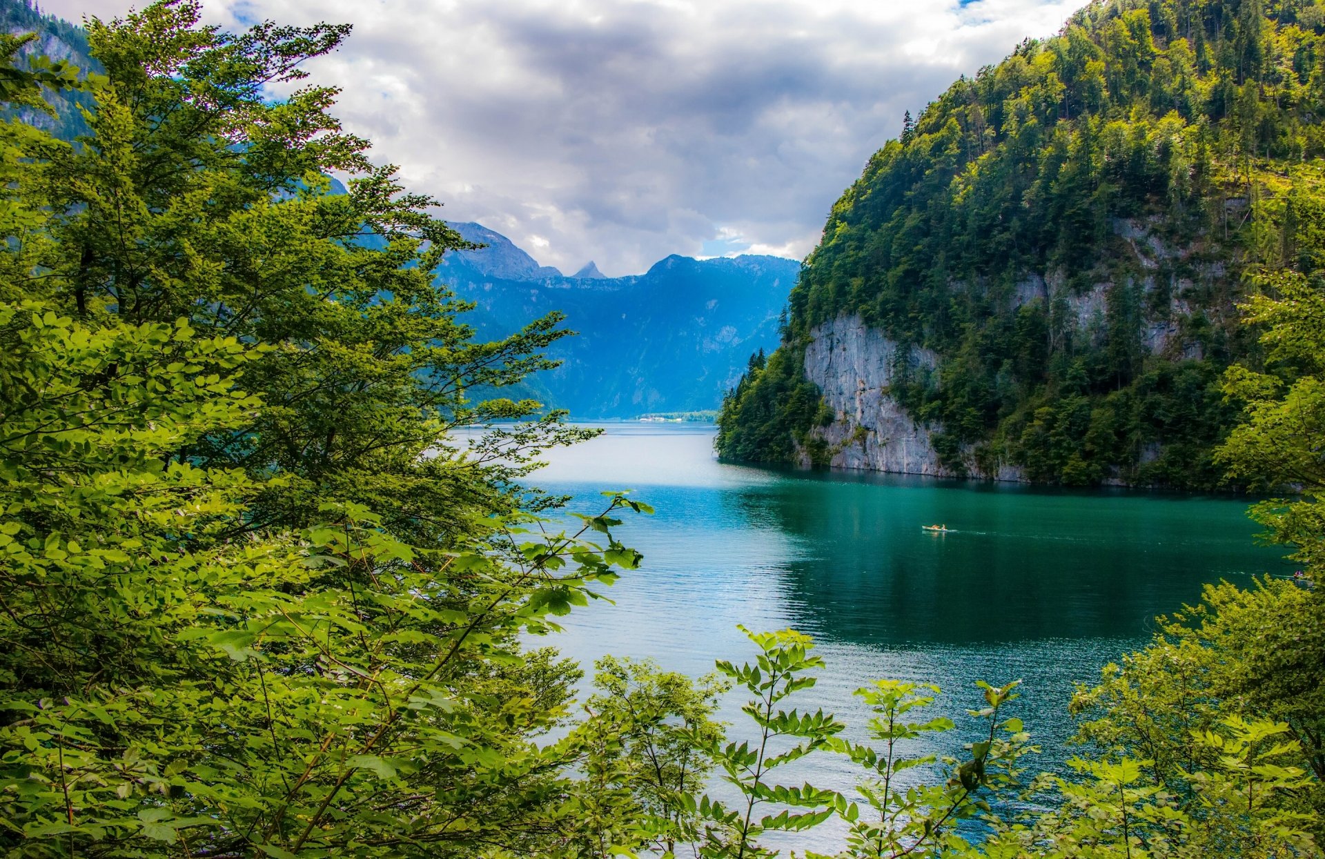 königssee lake bavarian alps bavaria germany koenigssee lake lake mountains tree