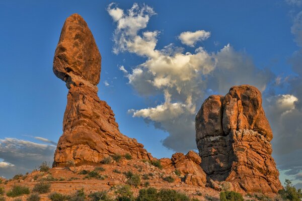 Parque nacional en medio de la puesta de sol