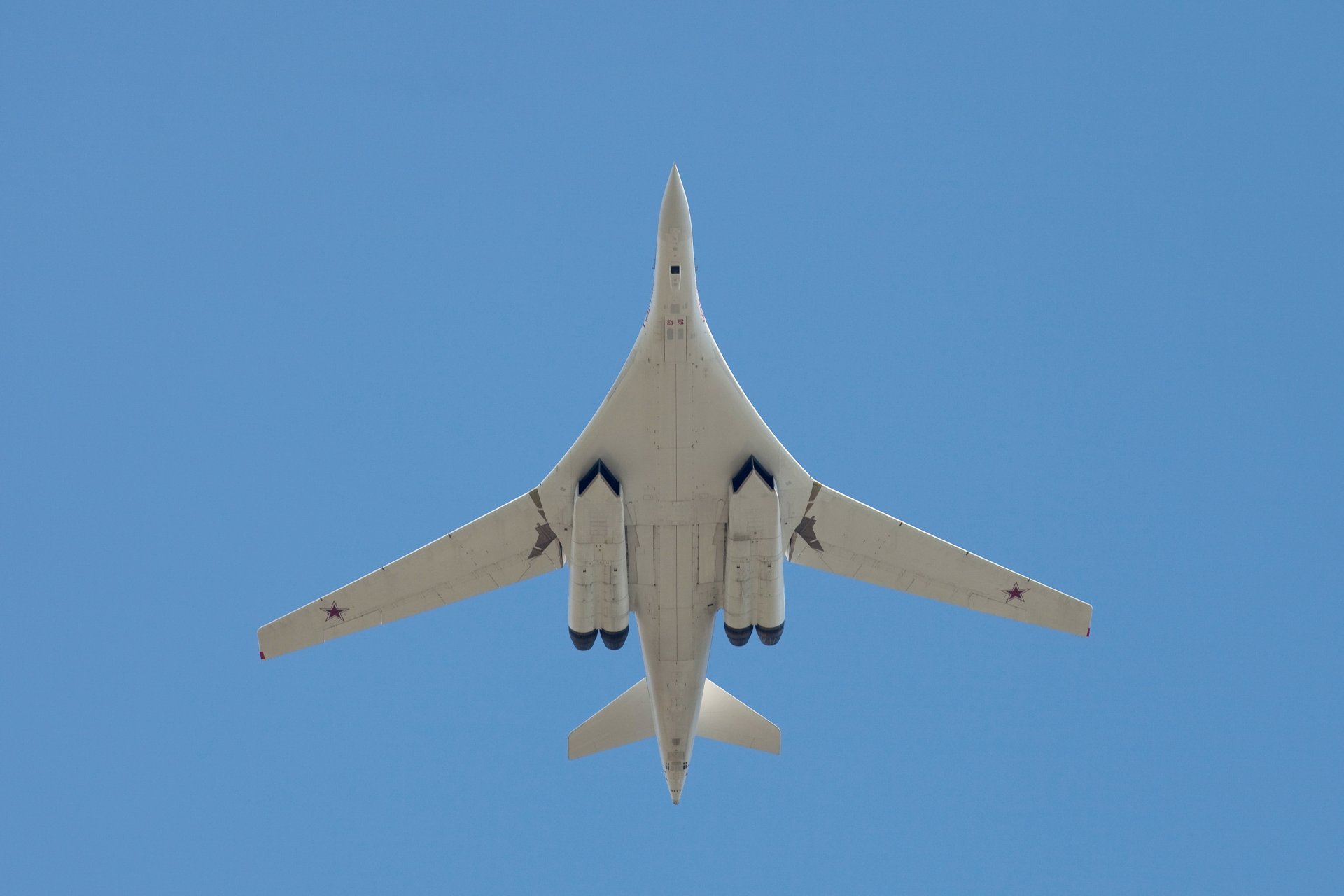 tu-160 hazard biały łabędź rosyjski naddźwiękowy strategiczny bombowiec siły powietrzne rosji