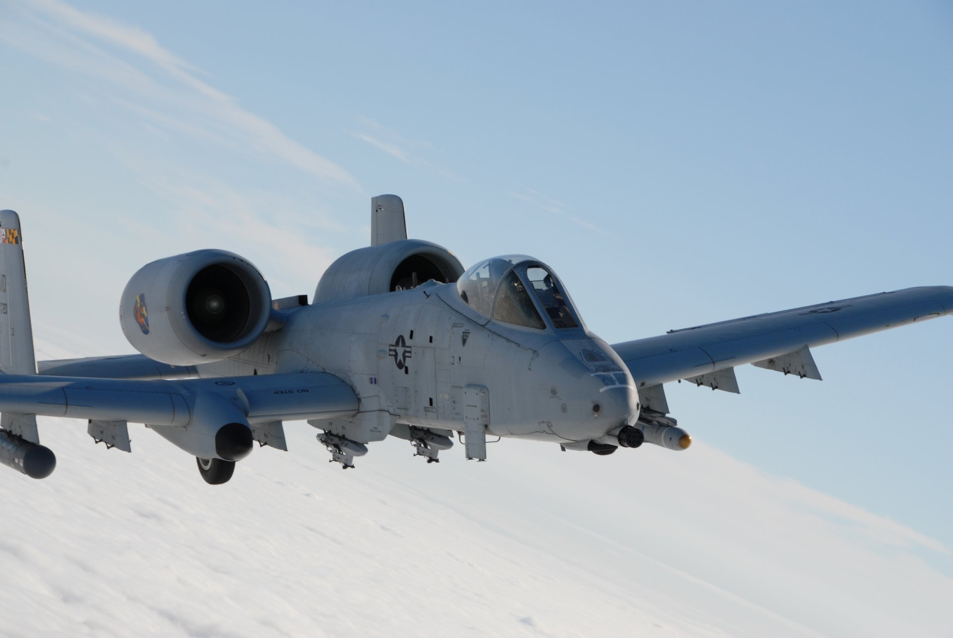 a-10 thunderbolt ii thunderbolt ii amerykański opancerzony jednomiejscowy dwusilnikowy samolot szturmowy lot niebo