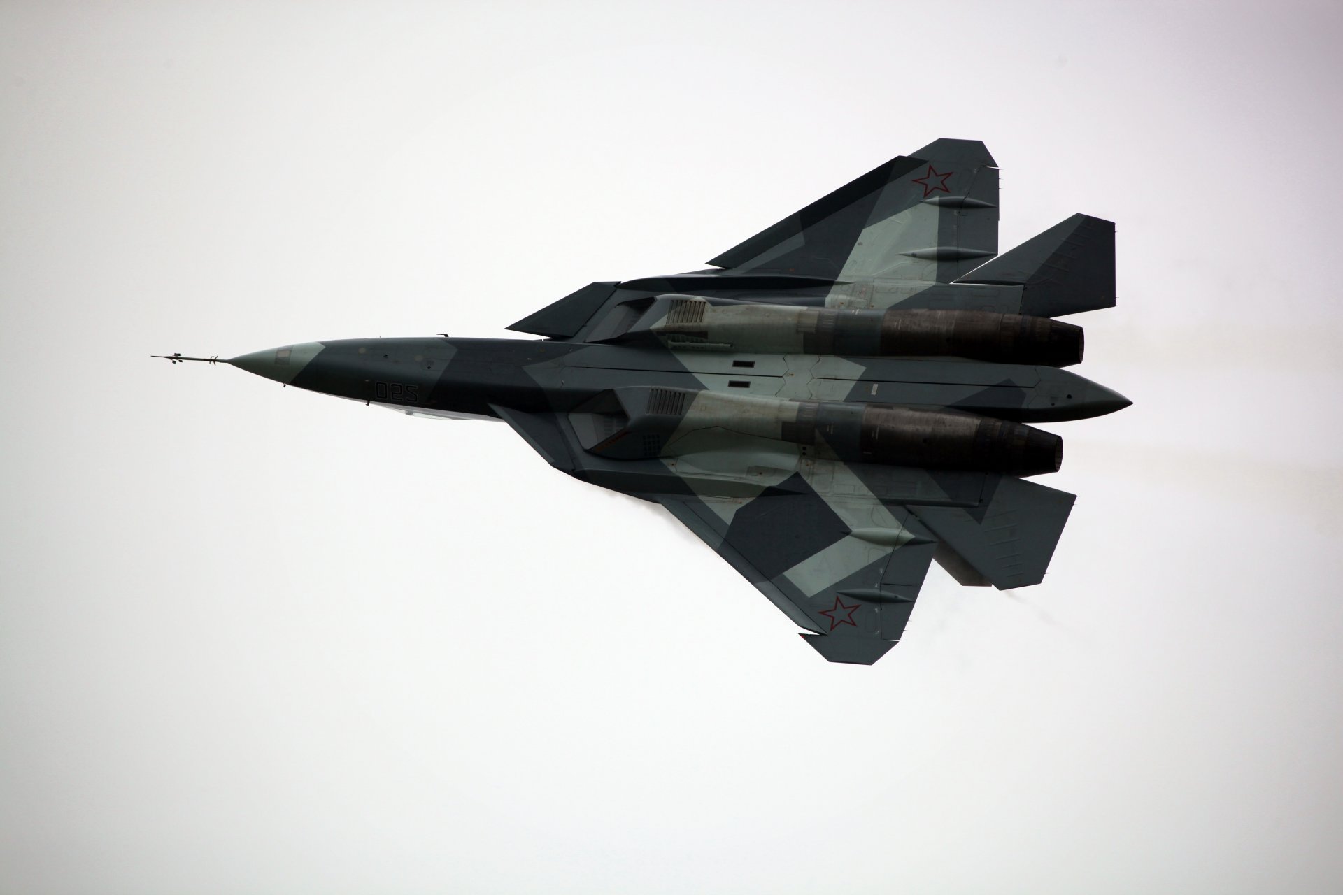 t-50 pak fa polyvalent combattant sukhoi force aérienne russe maks-2013