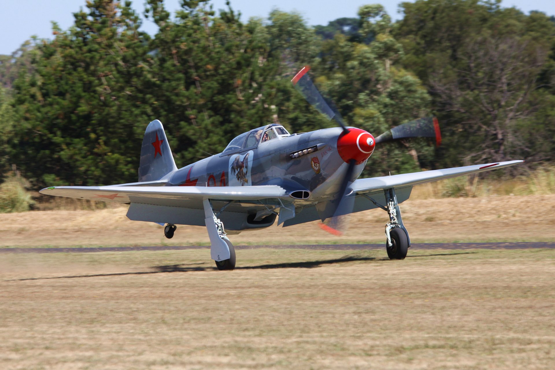 militaire historique club avion yak-9u yak-9u soviétique monomoteur combattant moteur m-107a armement canon 1-20mm shvak mitrailleuses 2x 7mm ubs développeur okb yakovlev urss seconde guerre mondiale privé collection rétro