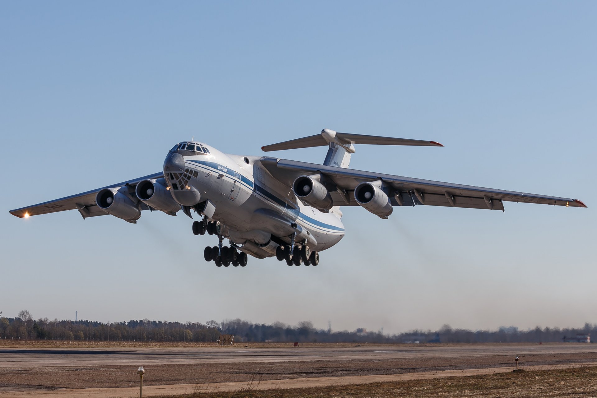 il-76md russia heavy military transport plane airport