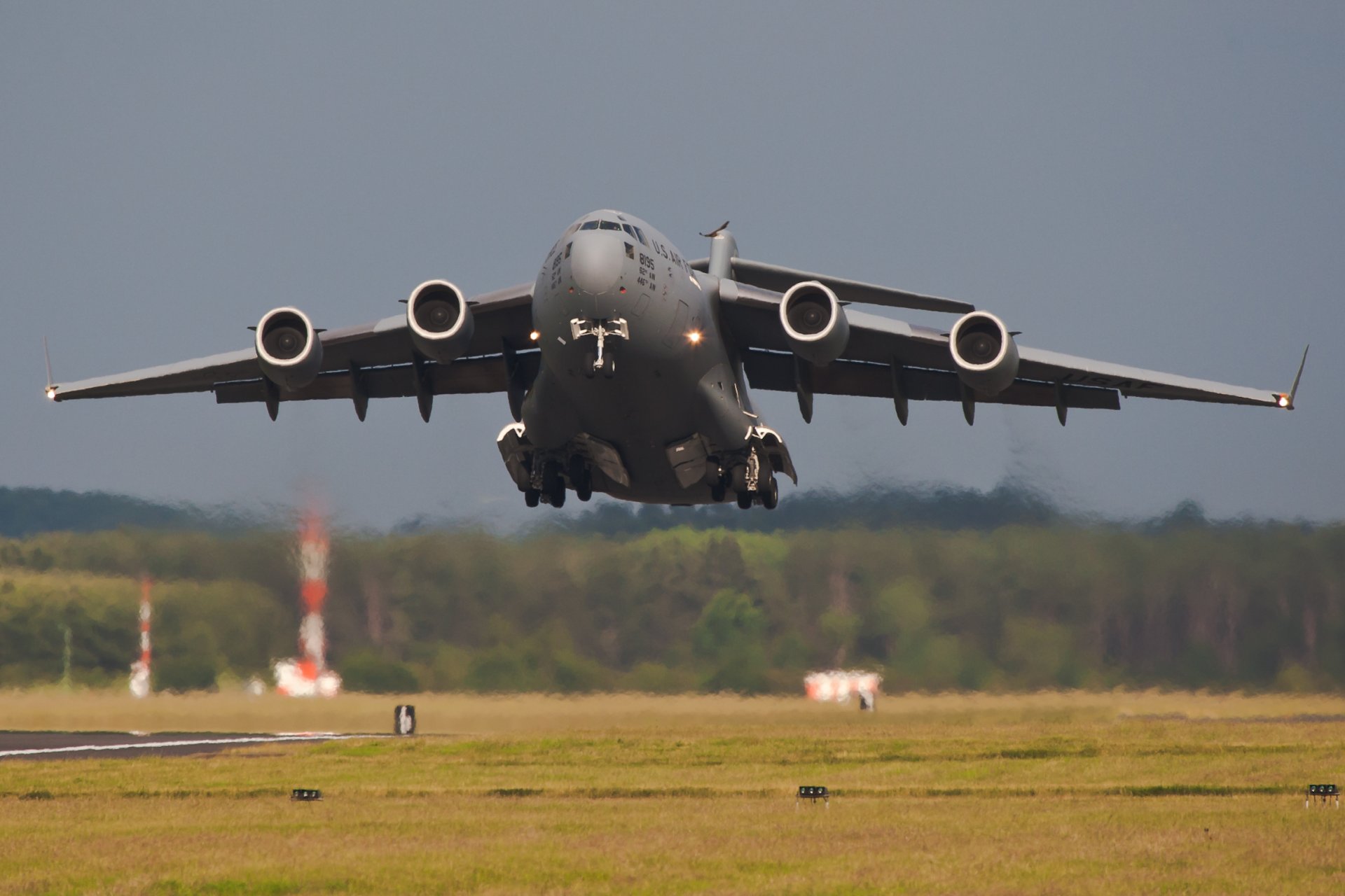 aeródromo boeing c-17 globemaster iii boeing c-17 globemaster iii estadounidense estratégico avión de transporte militar