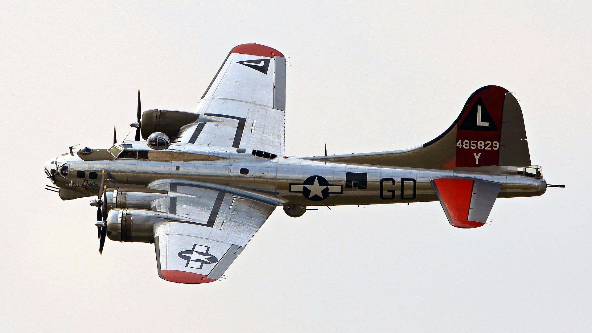 vol avion ciel bombardier boeing b-17 volant forteresse forteresse volante