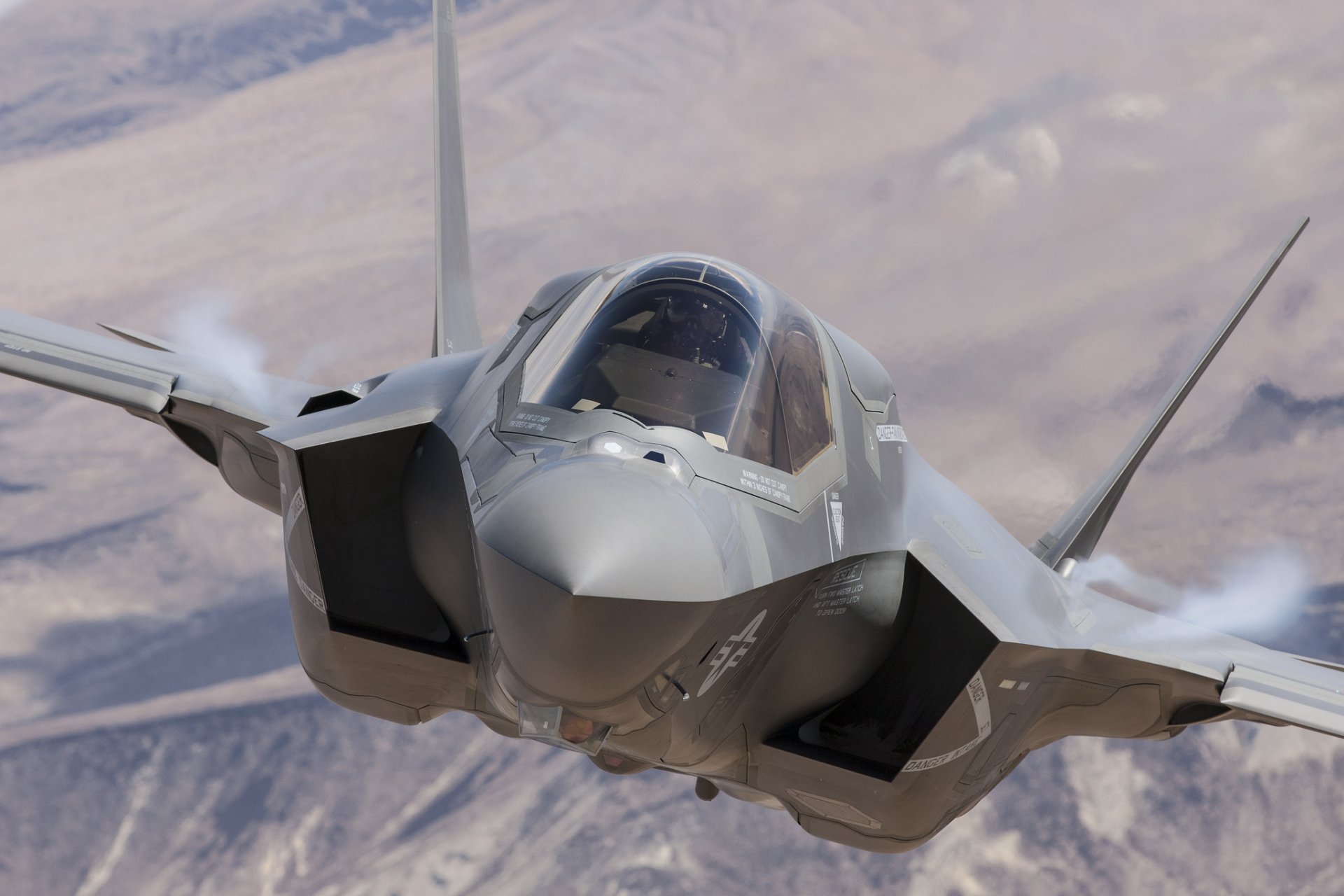 f-35b lockheed martin fighter bomber pilot