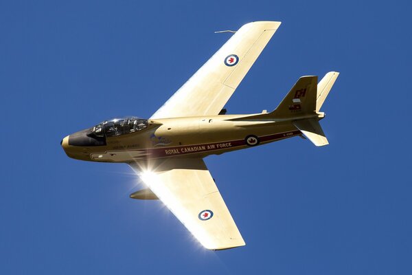 Vuelo de un avión de combate Canadair