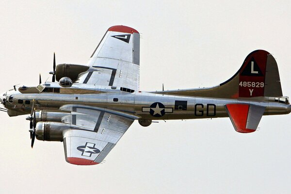 Bild eines amerikanischen B-17-Bombers im Flug