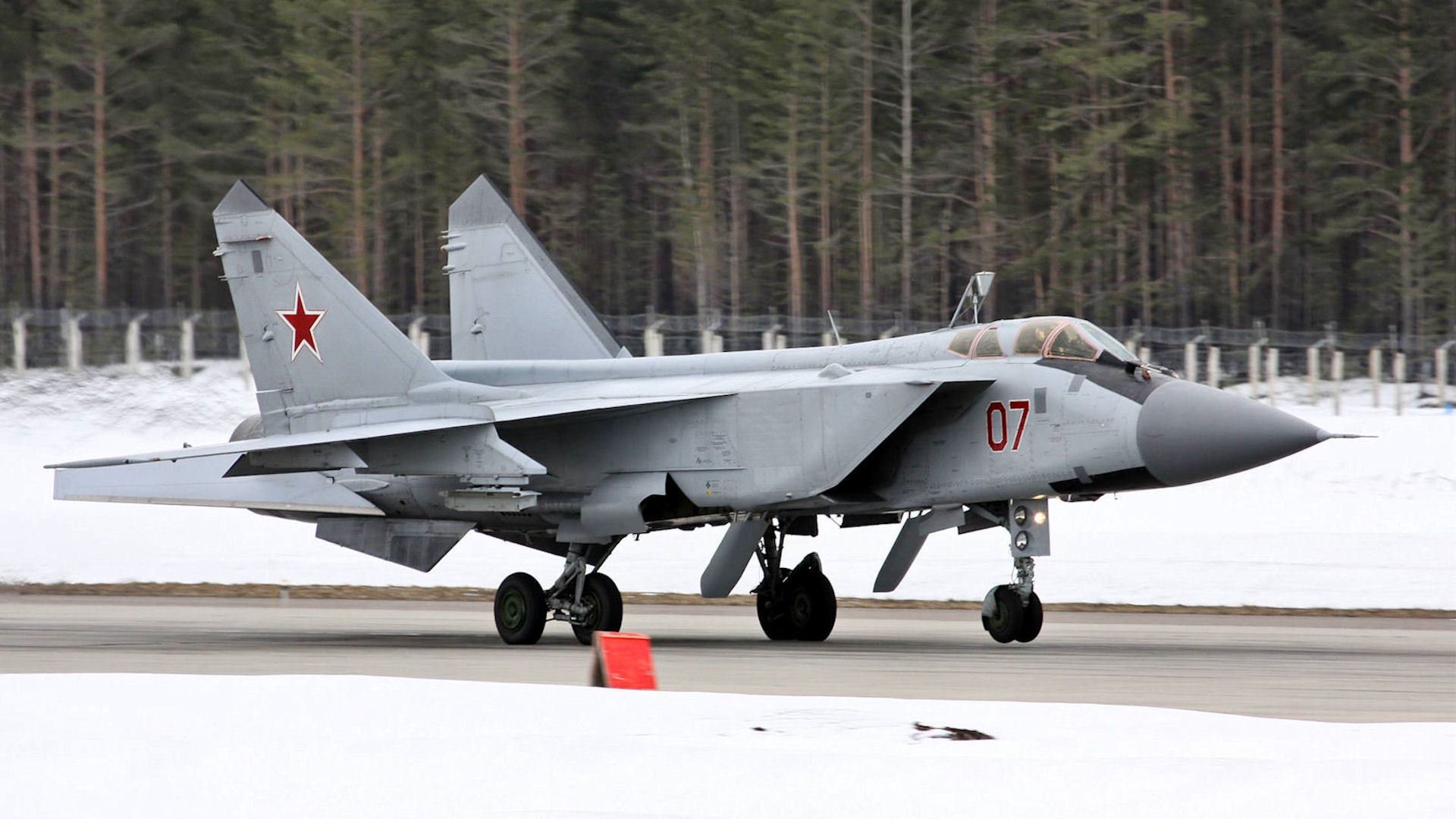 mig-31 caza interceptor foxhound