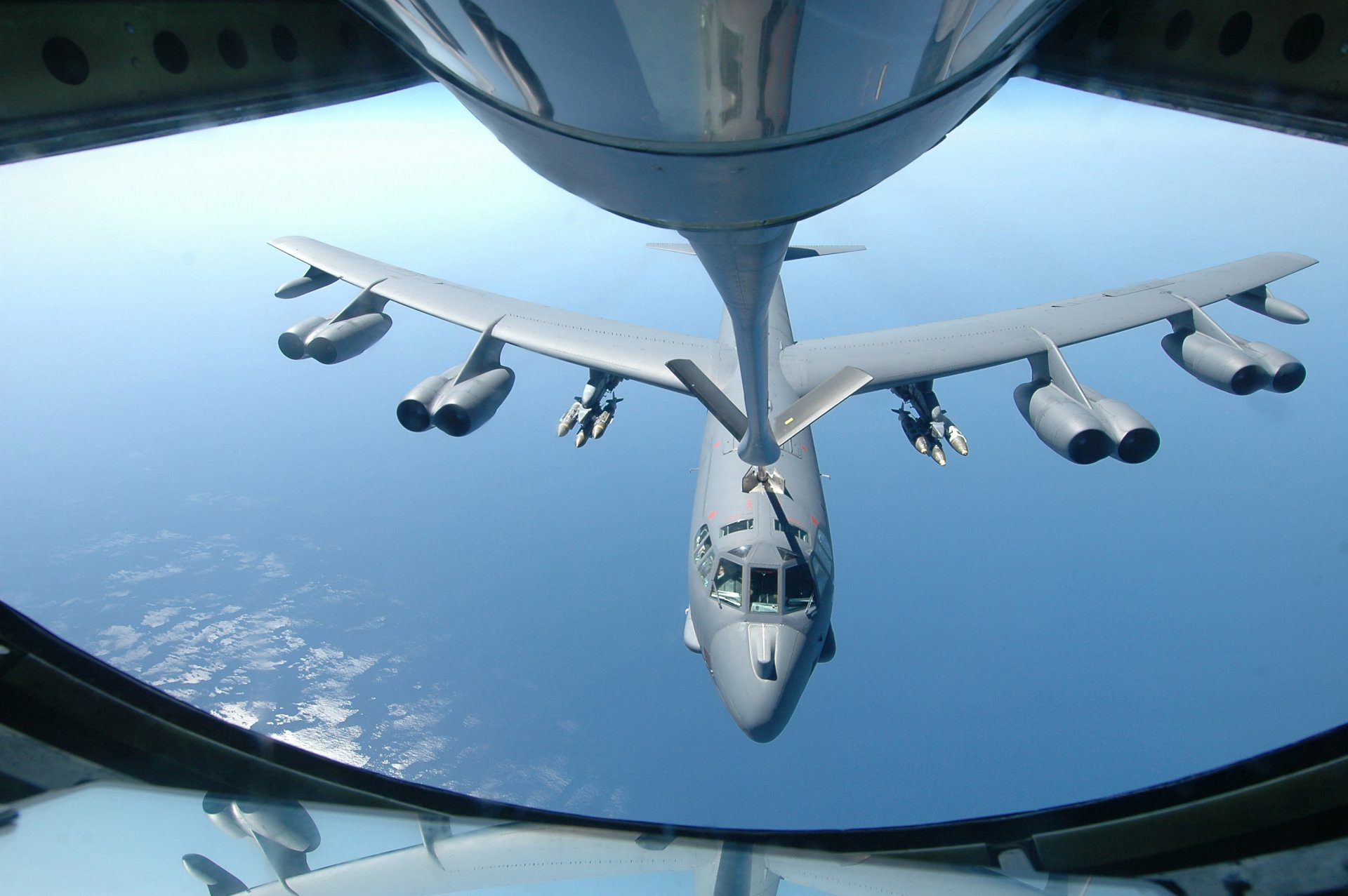 usaf b 52 refueling in the air bomber ocean