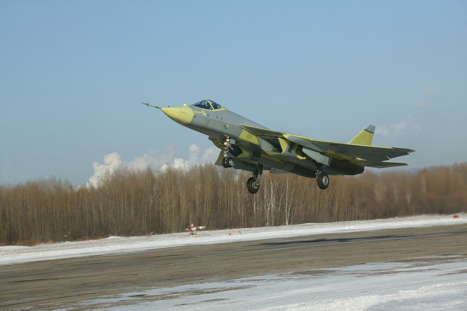 pak fa t-50 avión aviación fuerza aérea rusia multiusos caza quinta generación despegue invierno día