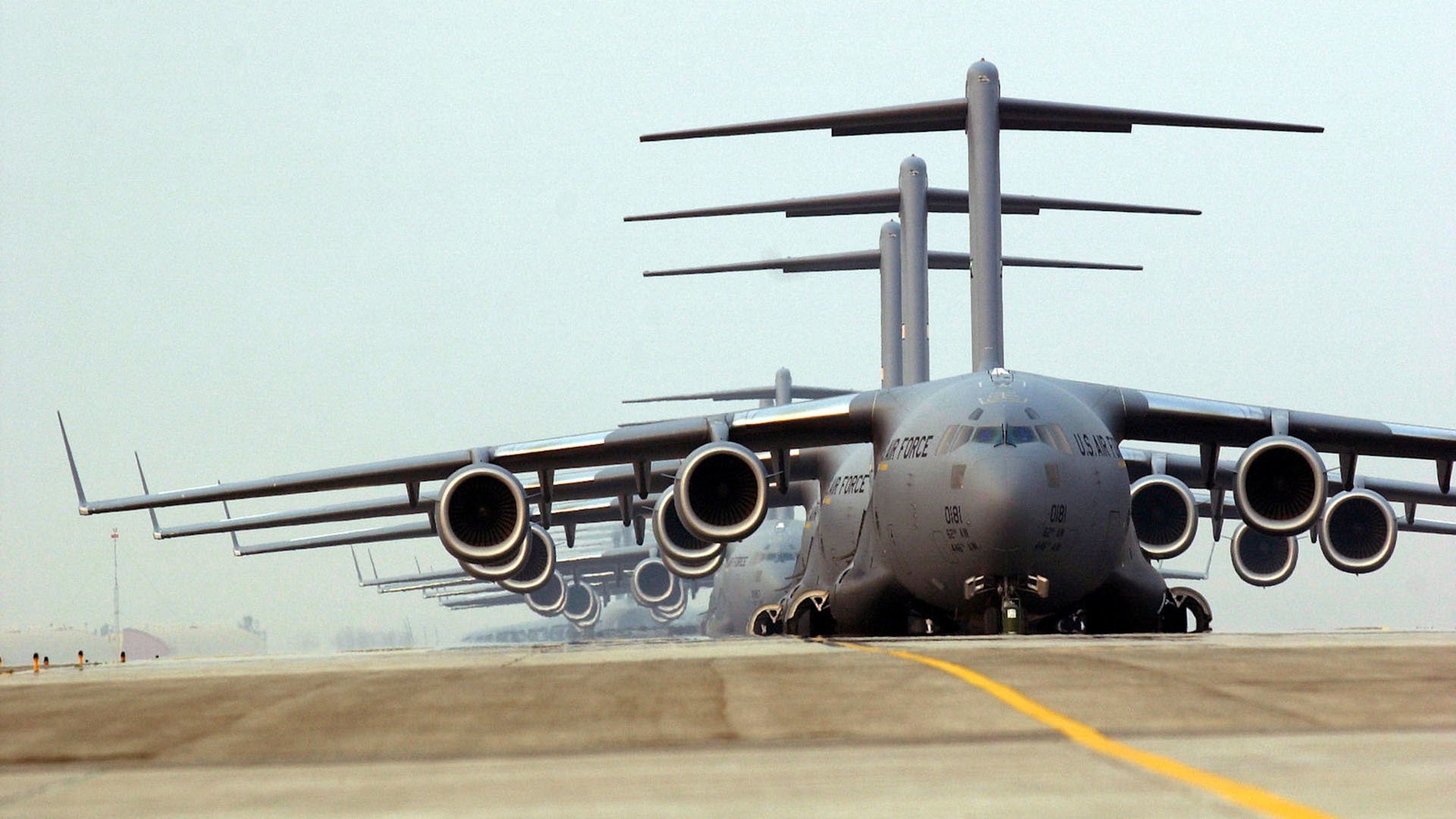 c-17 mcdonnell douglas c-17 globemaster iii camiones aeródromo