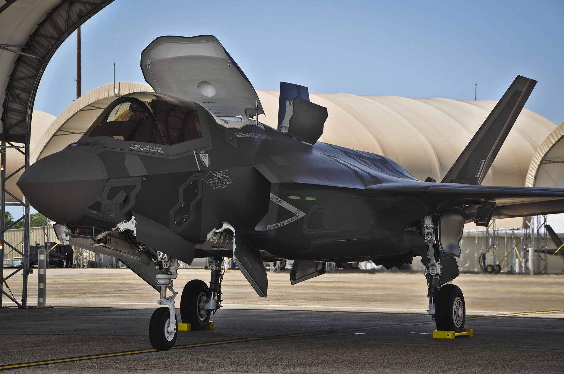 f-35 lightning ii fighter-bombers united states air force