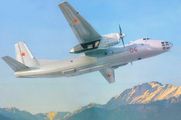 Fotografia aerea da un aereo in montagna