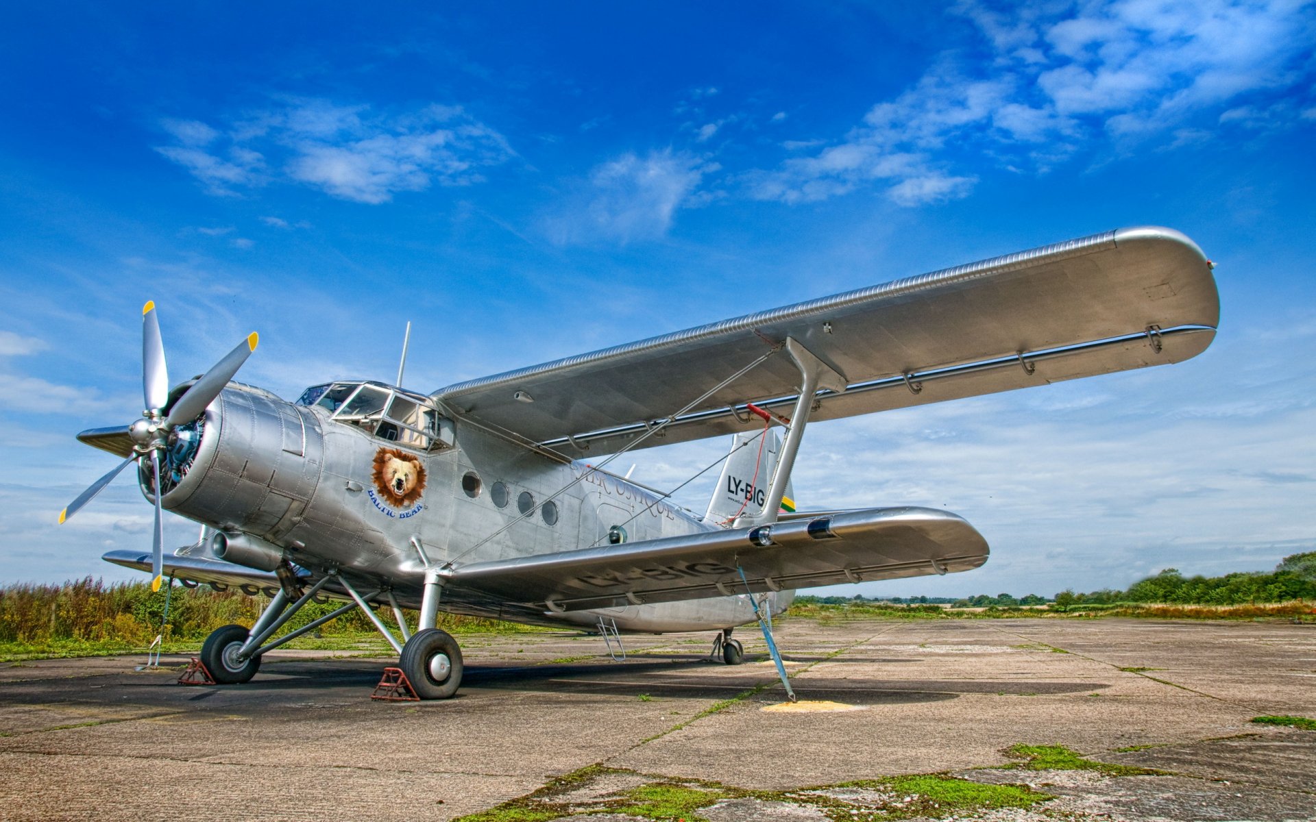 antonov an-2 flugzeug hintergrund flugplatz