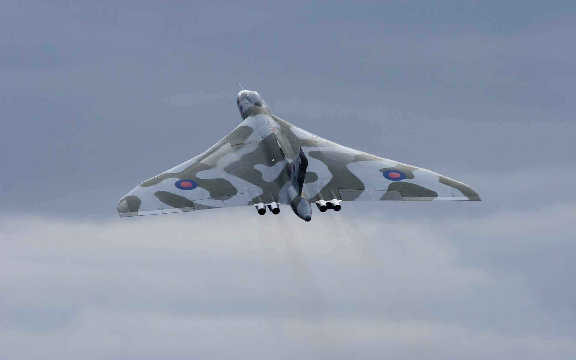 vulcan bomber plane weapon