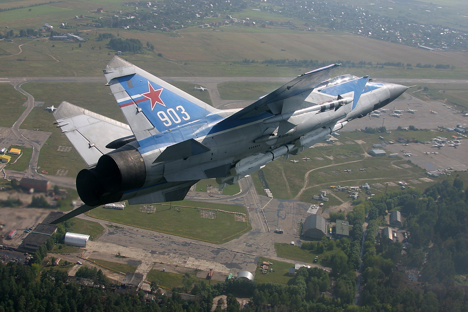 mig mig-31 samolot myśliwiec przechwytujący