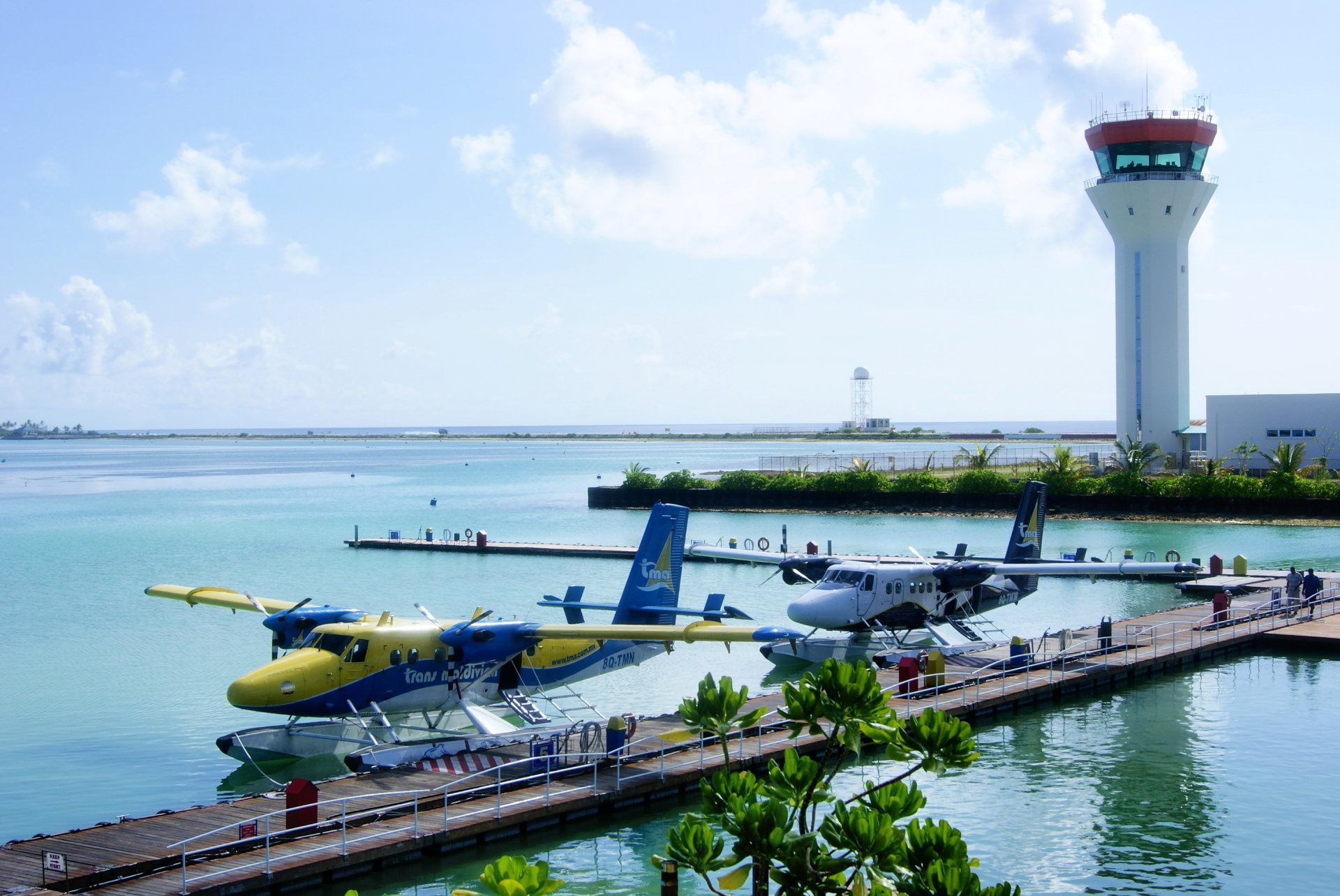 maldives aéroport avions hydravion à flotteur efficacité salle de commande et de contrôle trans maldives