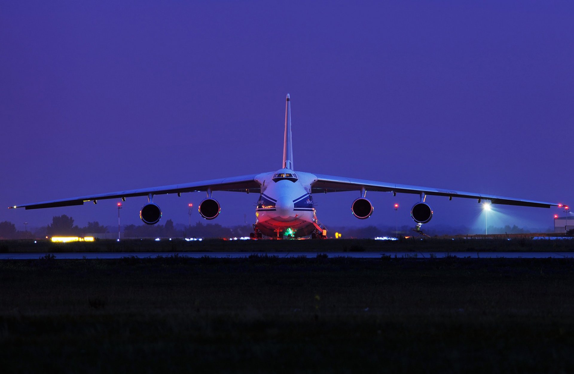 an-124-100 ruslan transporte