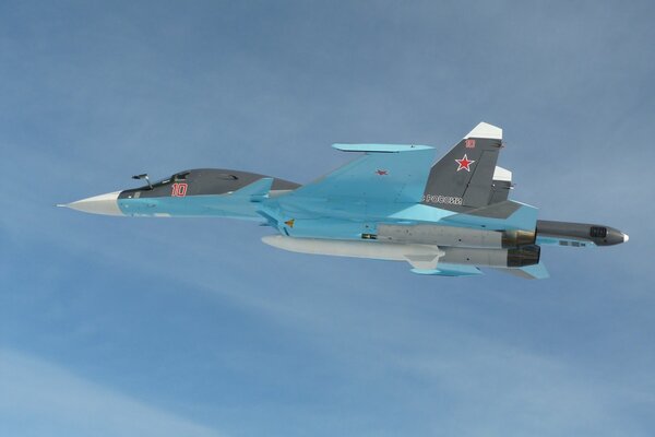 Bombardero de primera línea seco de Rusia en vuelo