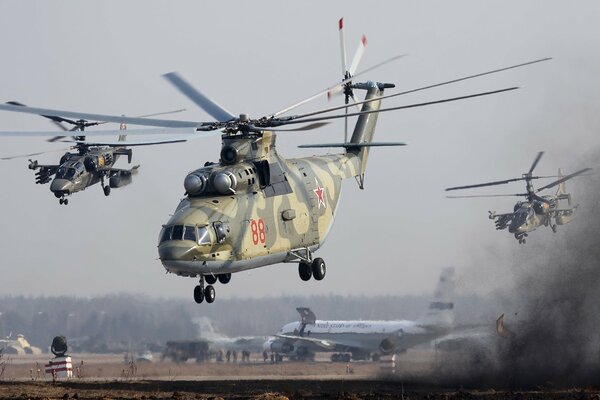 Ми-26 вылетает на выполнеие боевой задачи