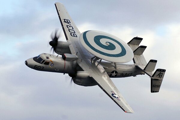 Un avion incroyable pour les cascades dans le ciel