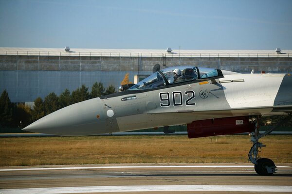 Kampfjet Su 35 Pilotenkabine Vorbereitung auf den Start