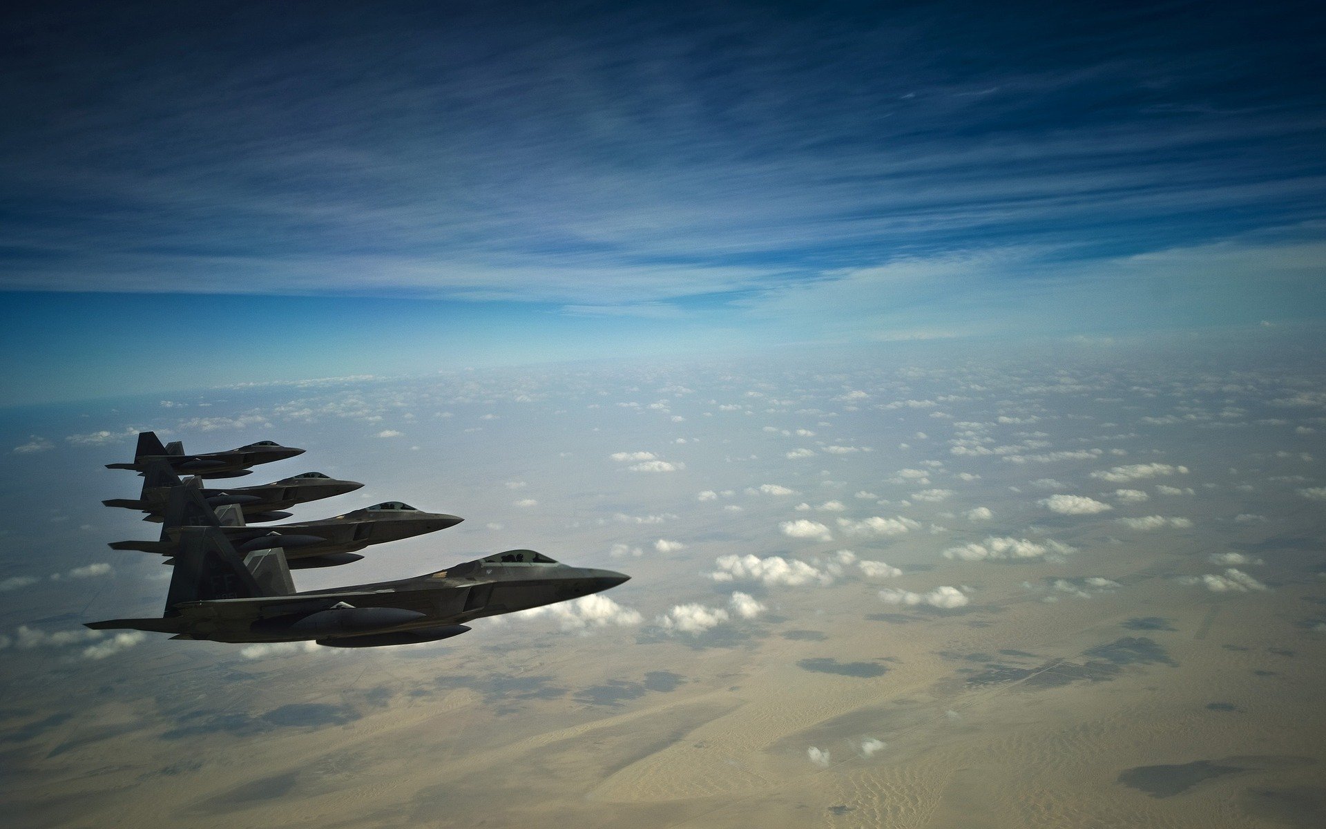 avions de chasse ciel.nuages terre fond d écran